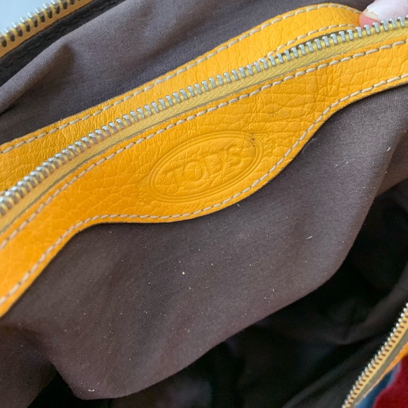 ❤️Authentic TOD’s Amber Yellow Calf Skin Purse - Picture 5 of 7
